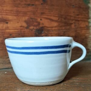 white mugs